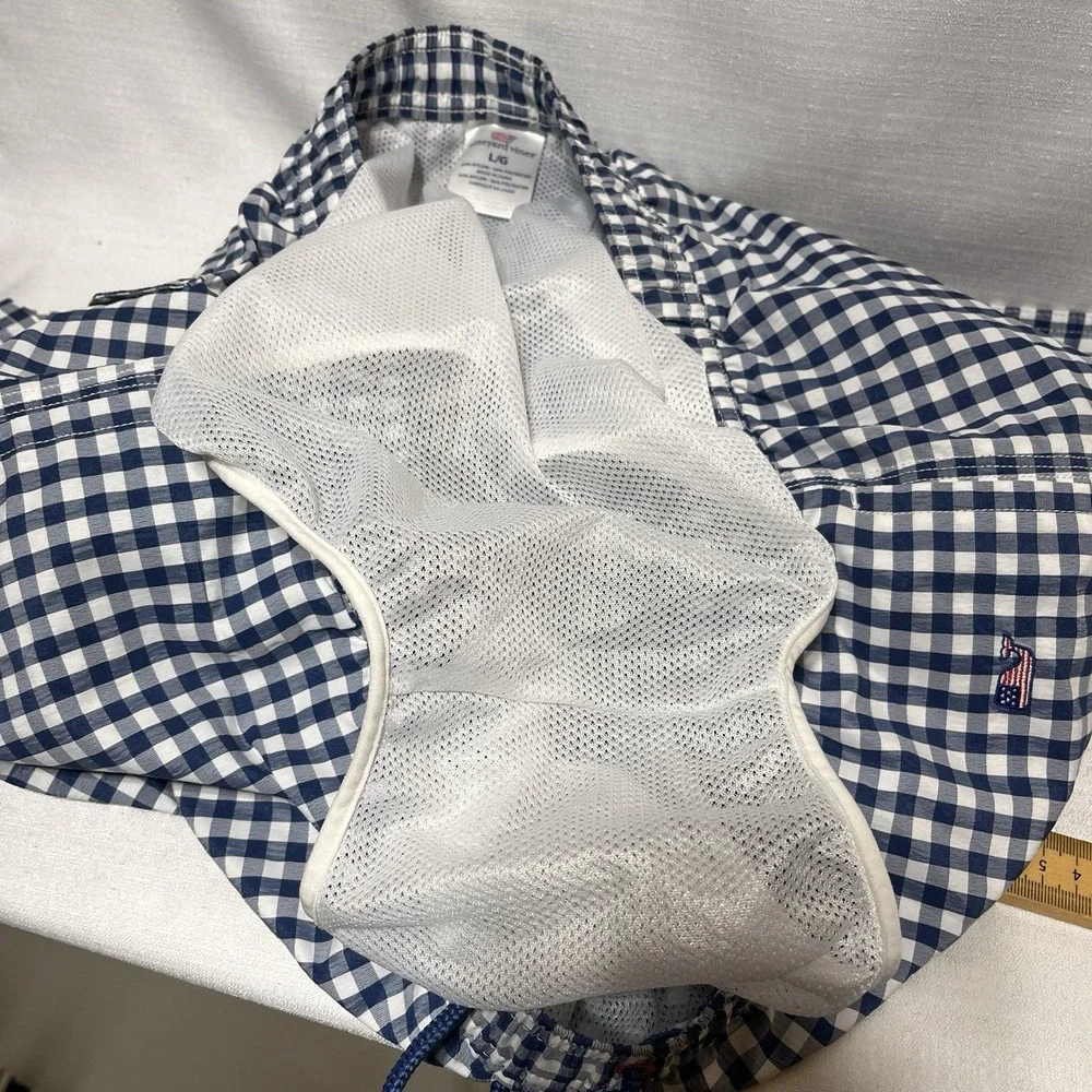 Vineyard Vines Embroidered Whales Swim Trunks Size L Pockets Lined USA W/ Pouch